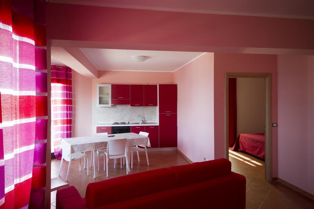 Tus'Hotel Apartments Tusa Exteriér fotografie